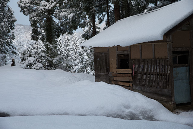 雪の納屋